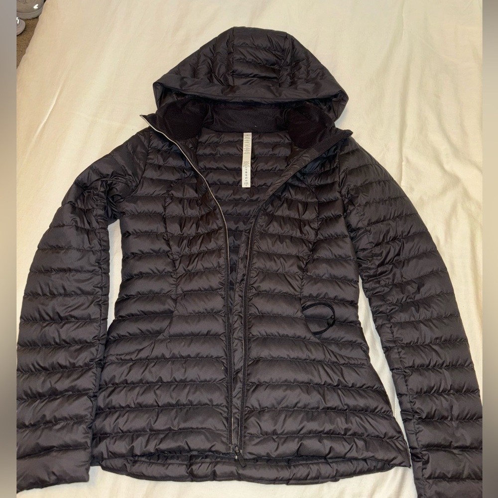 BLACK LULULEMON PUFFER JACKET